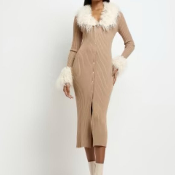 Emma & Posh long, ribbed cardi-dress, faux fur collar/cuffs - Picture 3 of 5